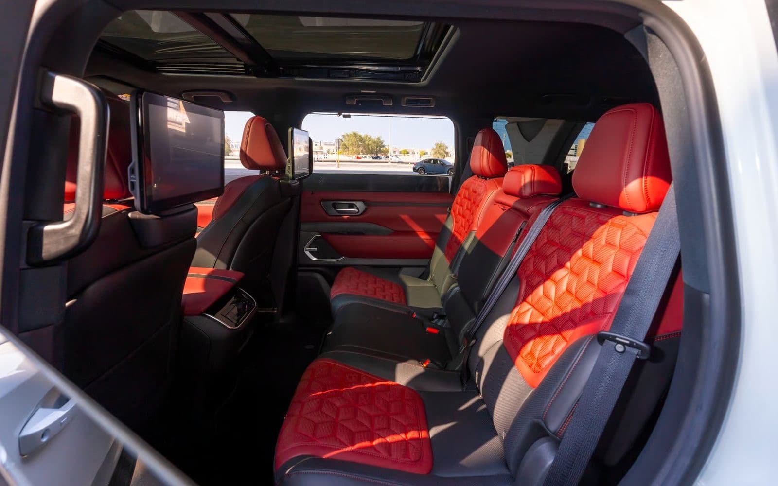 Nissan Patrol Platinum image 3