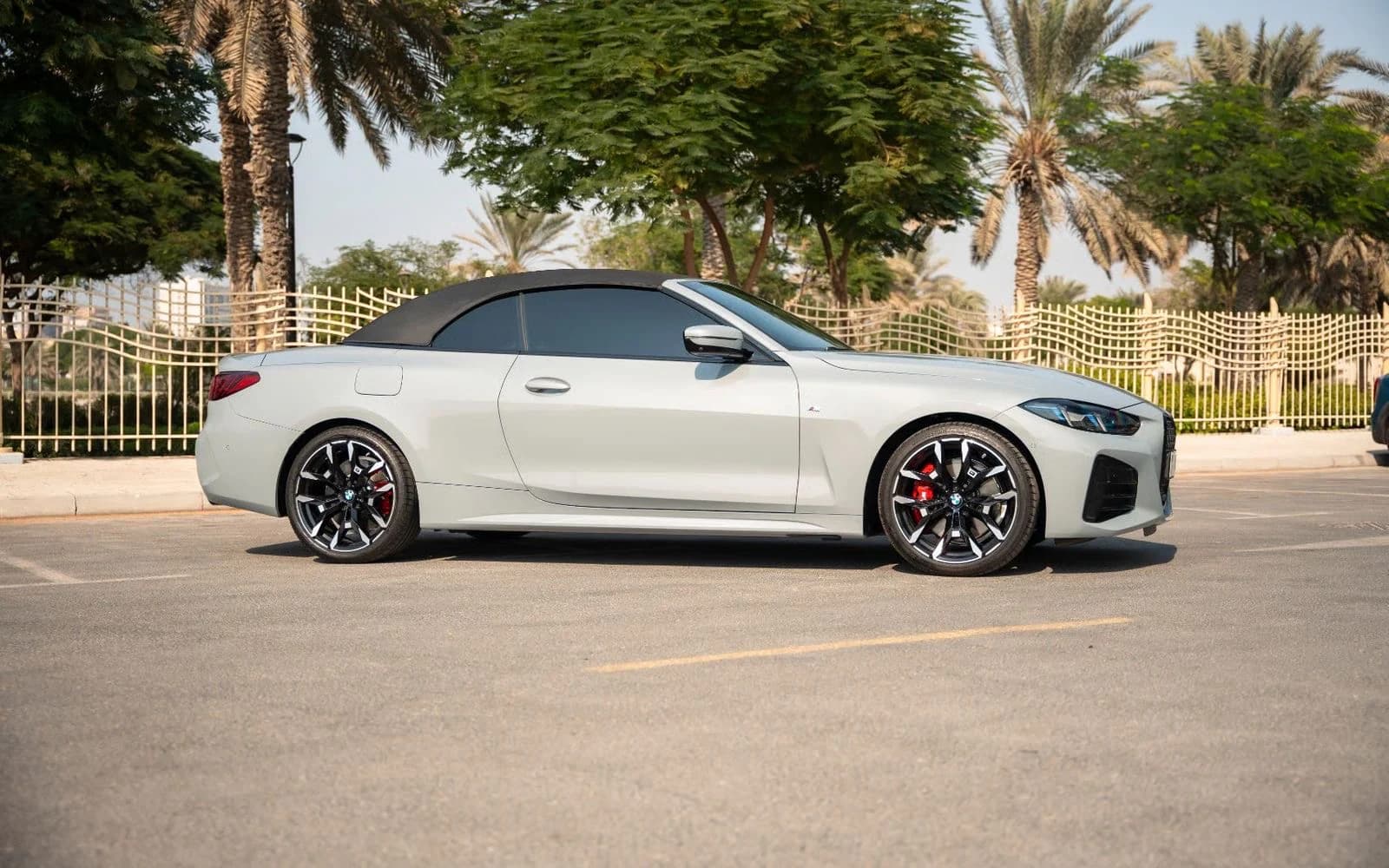 BMW 440i Convertible image 1